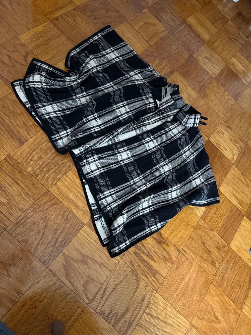 LAuren Ralph Lauren poncho sweater, black/white, one size